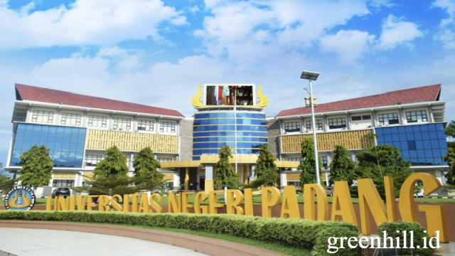 Menyelami Dunia Akademik di Universitas Negeri Padang